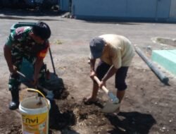 Babinsa Koramil 0814/01 Jombang Laksanakan Bakti Bersama di Desa Sumberjo