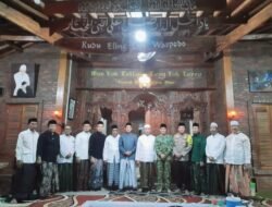 Dandim 0820/Probolinggo Letkol Inf Ribut Yodo Apriantono Kunjungan Kerja Dan Buka Bersama Di Pondok Pesantren Nurul Qadim