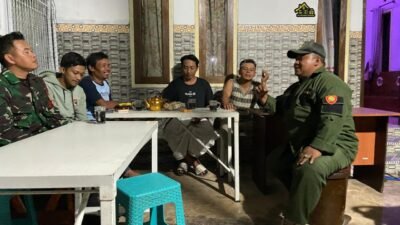 Jaga Kamtibmas pada Momen Lebaran, Babinsa Patroli Siskamling