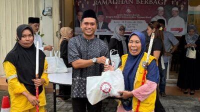 DPD KAI NTB Peduli, Tebar Ratusan Paket Sembako Ramadan Berbagi di Kota Mataram