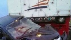 Mobil Tertabrak Kereta, Terpental 15 Meter di Perlintasan Tanpa Penjagaan