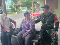 Babinsa Tampingmojo Dampingi Tenaga Kesehatan Suntik ODGJ