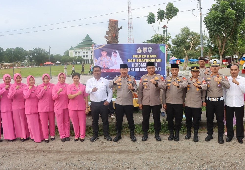 Polres Kaur dan Bhayangkari Berbagi Takjil, Pererat Kepedulian Sosial di Bulan Ramadan