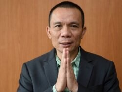 Datangi Rumah Jokowi di Solo, Rismon Sianipar Minta Maaf Terkait Polemik Ijazah