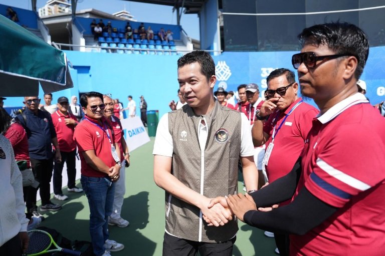 Waketum 1 PP PBSI Taufik Hidayat mengecam keras adanya dugaan pelecehan seksual yang terjadi di pelatnas cabang olahraga panjat tebing.(foto: Kemenpora).