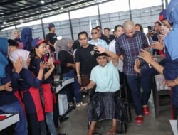 Selamat dari Kecelakaan, Bos Rokok HS Berangkatkan 150 Karyawan Umrah