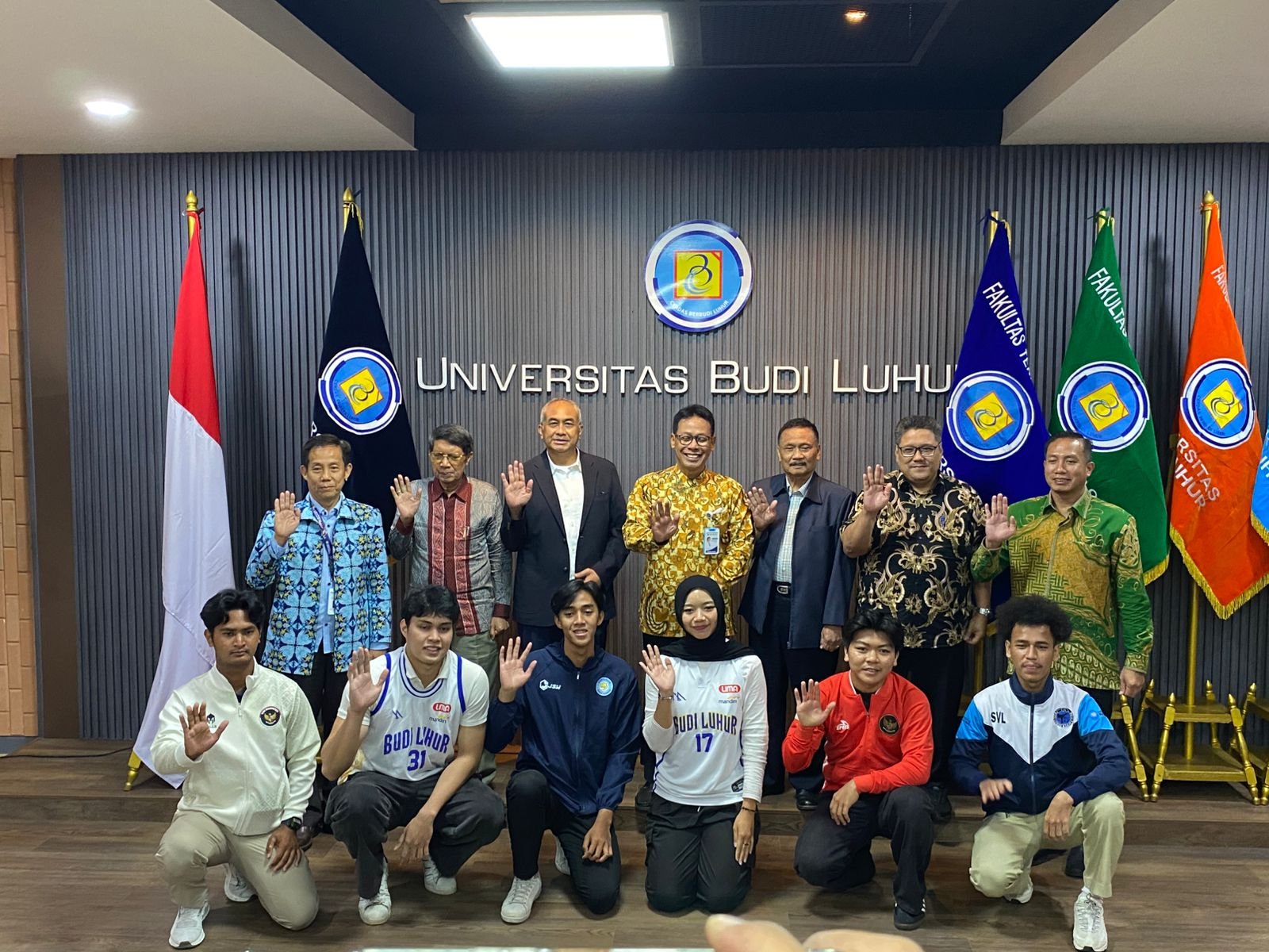 Universitas Budi Luhur (UBL) memperkuat program beasiswa atlet sebagai strategi konkret dalam mendukung pembinaan mahasiswa berprestasi sekaligus berkontribusi terhadap peningkatan prestasi olahraga nasional. (foto: AGF/SP).