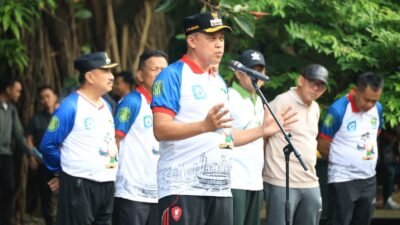 Peringati HPSN, Wali Kota dan ASN Se-Kota Bekasi Bersih-Bersih Fasum