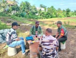 Pererat Koordinasi, Babinsa Kedungotok Gelar Komsos dengan Aparatur Desa