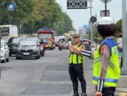 Cegah Bus Ngeblong, Satlantas Kediri Kota Perkuat Pengamanan di Simpang Alun-Alun