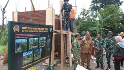 Satgas TMMD Kodim Kediri Perbaiki Rumah Sumiin yang Rapuh