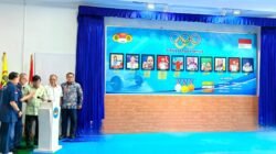Pengurus Besar Persatuan Angkat Besi Indonesia (PB PABSI) meresmikan Wall of Fame Atlet Angkat Besi Indonesia di Pelatnas Angkat Besi. (Foto: ist).