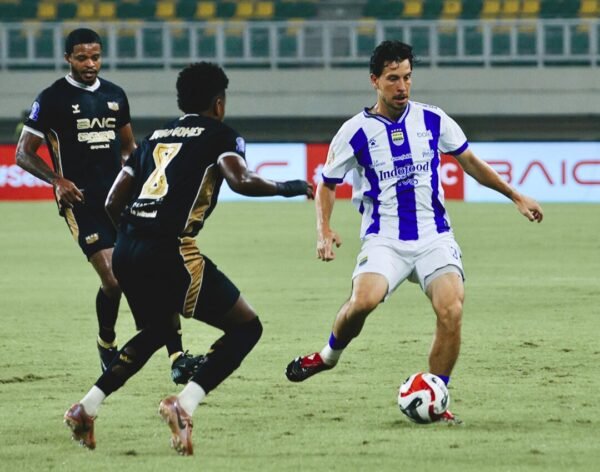 Dewa United Gagal Menang, Persib Bandung Tahan Imbang 2-2