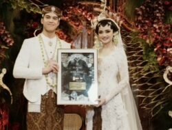 Mahar Unik El Rumi untuk Syifa Hadju: 2.026 Pound Sterling dan Emas
