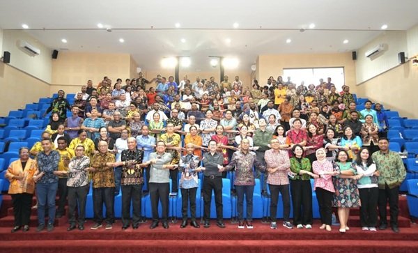 UNCEN dan Freeport Indonesia Tandatangani MoU untuk Bangun Ekosistem Pendidikan Berkelanjutan di Papua