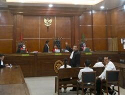 Hendra Sianipar Jalani Sidang Perdana, Peradi SAI Turunkan Puluhan Advokat