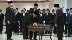 Menteri Pemuda dan Olahraga Republik Indonesia Erick Thohir secara resmi melantik Muhammad Gustri Oktaviandi sebagai Direktur Utama Lembaga Pengelola Usaha Keolahragaan (LPUK) Kemenpora. (Foto: AGF).