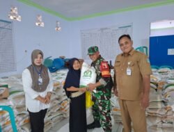 Pastikan Tepat Sasaran, Kodim Probolinggo Melalui Koramil Jajaran Dampingi Penyaluran Bantuan Pangan