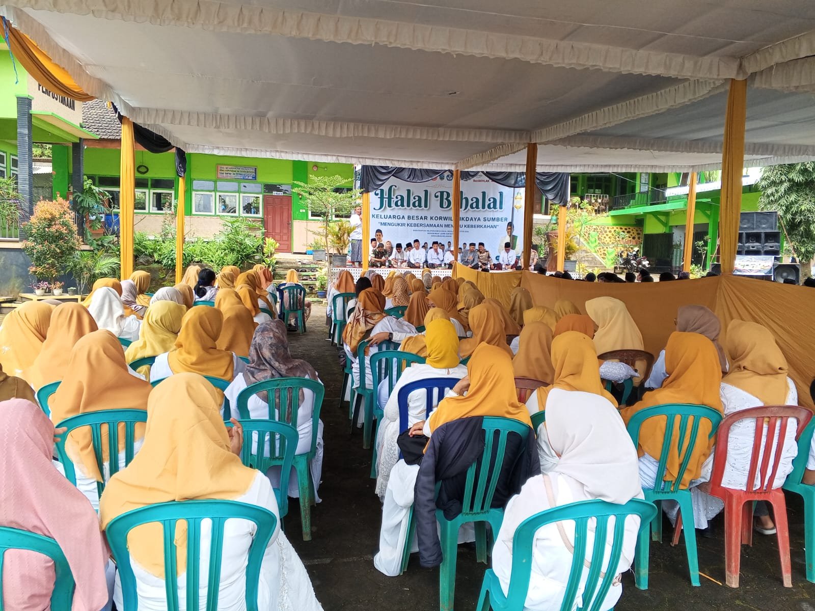 kegiatan Halal Bihalal keluarga besar Korwil Bidang Pendidikan Kecamatan Sumber