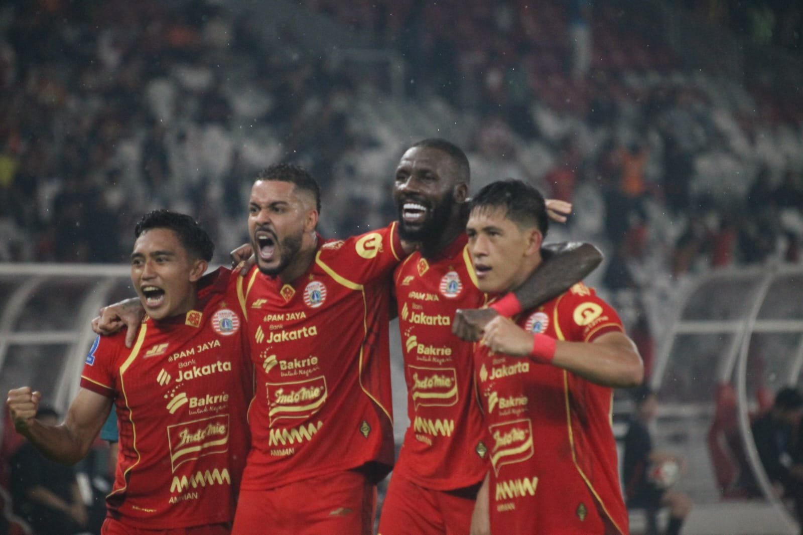 Persija Jakarta berhasil menundukkan Persebaya Surabaya dengan skor telak 3-0 dalam lanjutan pekan ke-27 Super League 2025/2026. (Foto: MAK).
