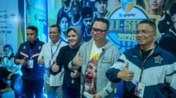Direktur Jenderal Imigrasi Kementerian Imigrasi dan Pemasyarakatan (Kemenimipas) Hendarsam Marantoko bersama Pengurus DPP PERBASI saat menyaksikan IBL ALLSTAR di Bandung Arena. (Foto: Perbasi).
