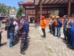TNI-Polri dan Basarnas Evakuasi Nelayan Hilang di Pantai Damas Trenggalek
