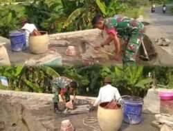 Dari Kebersamaan Lahir Kekuatan, Serda Luthfi dan Warga Watuagung Dirikan Plengsengan