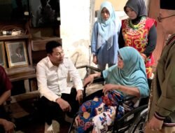 Bupati Sidoarjo Salurkan Bantuan Kursi Roda, Pastikan Layanan Tepat Sasaran.