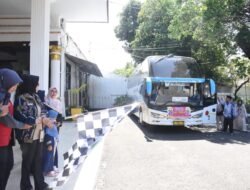 Kloter Perdana, 39 Calon Jemaah Haji Sidoarjo Diberangkatkan ke Embarkasi Surabaya