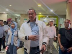 Usai Tinjau Lokasi, Wali Kota Bekasi Jenguk Korban Kecelakaan Kereta di RSUD Kota Bekasi