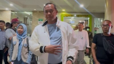 Usai Tinjau Lokasi, Wali Kota Bekasi Jenguk Korban Kecelakaan Kereta di RSUD Kota Bekasi