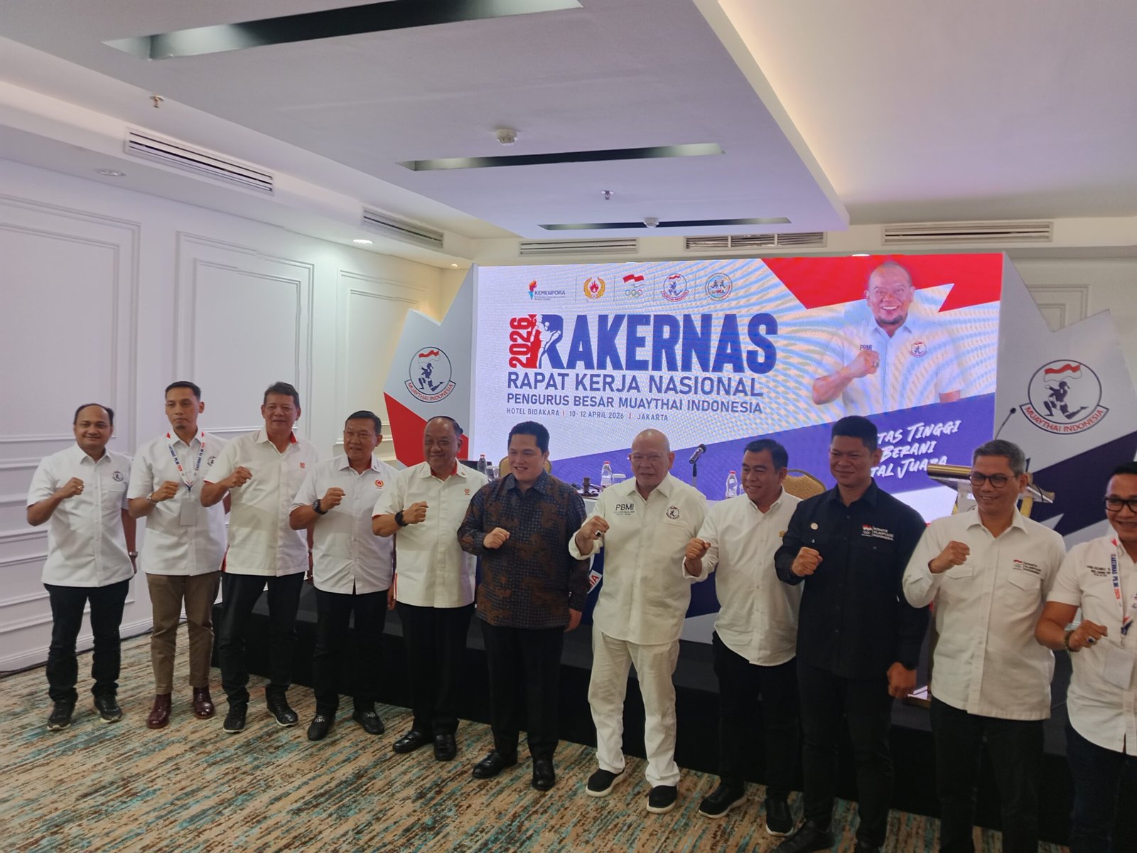 Rapat Kerja Nasional (Rakernas) Pengurus Besar Muaythai Indonesia (PBMI) yang digelar di Hotel Bidakara, Jakarta, Jumat (10/4), tegaskan dukungan kuat terhadap kepemimpinan LaNyalla Mahmud Mattalitti. (Foto: AGF)