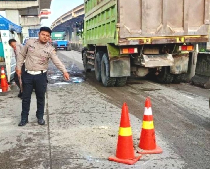 Pengendara Motor di Pademangan Tewas Terlindas Truk Kontainer
