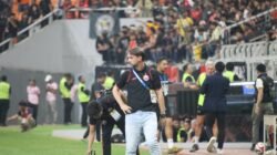 Pelatih Persija, Mauricio Souza, menegaskan bahwa timnya telah melakukan persiapan maksimal meskipun menghadapi sejumlah kendala terkait kondisi skuad. (Foto: MAK).