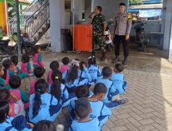 Perkuat Karakter Pelajar, Koramil Pajarakan Bekali Wasbang dan PBB