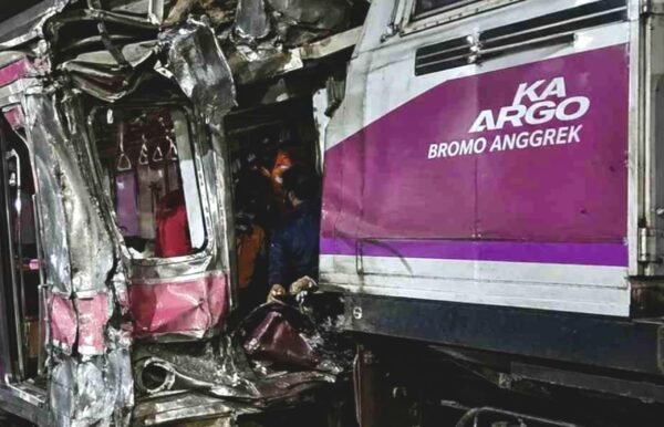 Kronologi Tabrakan KRL vs Argo Bromo di Bekasi Timur Versi Kemenhub