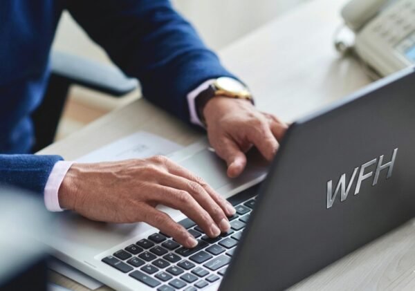 Pemerintah Imbau Perusahaan Terapkan WFH Sepekan Sekali