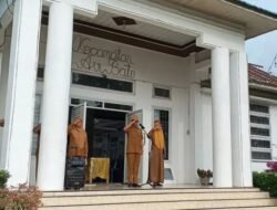 Camat Air Batu Soroti Disiplin ASN dalam Apel Gabungan