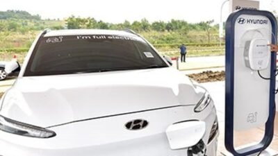 Menkeu Purbaya: Tak Ada Kenaikan Pajak Kendaraan Listrik di Aturan Baru