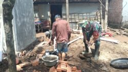 Satgas TMMD Ke-128 Kodim 0820 Probolinggo terus memacu pembangunan tangki septik individual di Dusun Sumur RT 14 RW 05 Desa Brabe, Kecamatan Maron. (Foto: ist)
