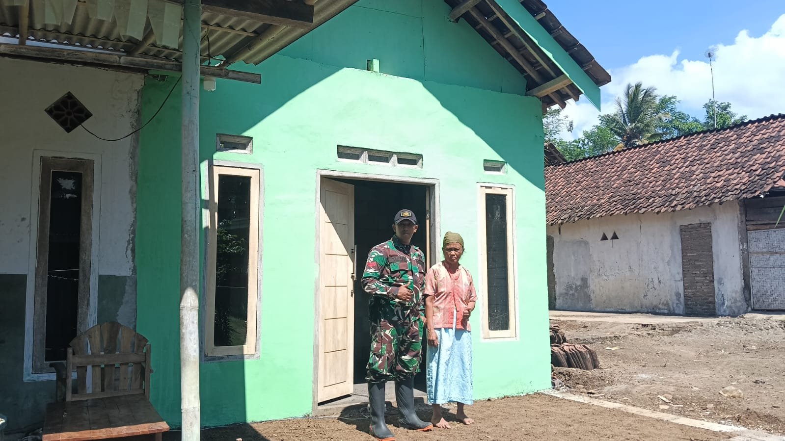 Program Rehabilitasi Rumah Tidak Layak Huni milik Ibu Mani di Dusun Klagin RT 19 RW 07 Desa Brabe, Kecamatan Maron, Kabupaten Probolinggo, telah selesai 100 persen. (Foto: ist)