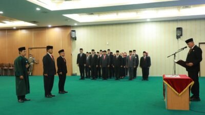 Wali Kota Bekasi Tri Adhianto melakukan rotasi terhadap dua pejabat Eselon II di lingkungan Pemerintah Kota Bekasi. (Foto: ist)