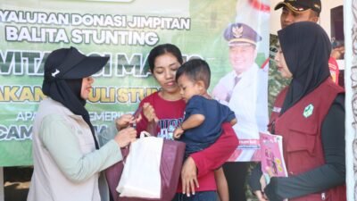 Suasana kebersamaan tampak terasa di lingkungan Kecamatan Maron saat anggota Satgas TMMD Ke-128 Kodim 0820/Probolinggo bersama unsur pemerintahan dan aparat keamanan mengikuti kegiatan “Jiwitan Si Manis Bersama Staf Kecamatan Maron”. (Foto: ist)