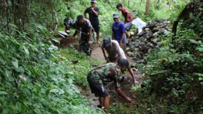 Pelaksanaan TMMD Ke-128, progres pekerjaan pipanisasi yang dikerjakan Satgas TMMD terus menunjukkan perkembangan signifikan. Hingga saat ini, pemasangan pipanisasi telah mencapai progres 80 persen. (Foto: ist)