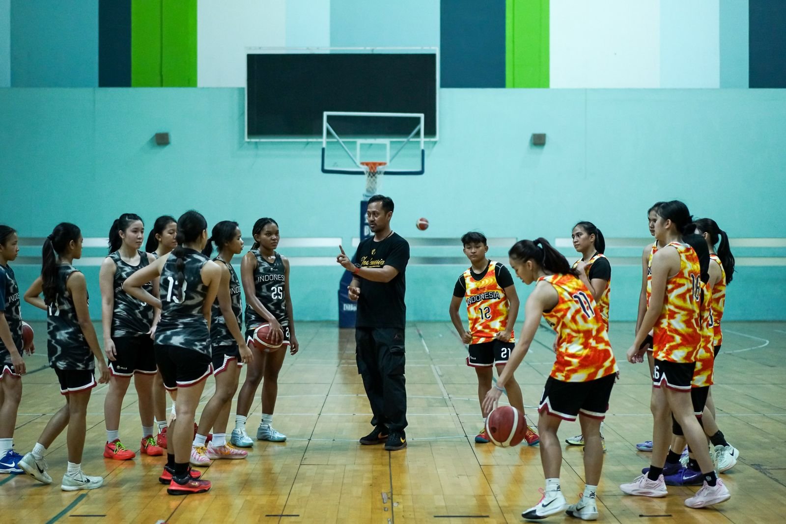 Timnas Basket U18 Putri Indonesia resmi menetapkan 15 pemain untuk menghadapi FIBA U18 Women’s Asia Cup SEABA Qualifiers 2026 di Filipina. (Foto: perbasi).