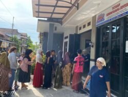 IKHROM Bagikan 700 Paket Daging Qurban di Demak