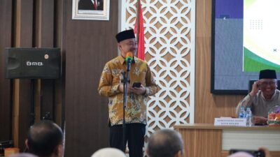 Wakil Wali Kota Bekasi Abdul Harris Bobihoe mengajak para camat dan lurah memperkuat kolaborasi dalam menjaga kerukunan umat beragama serta harmoni sosial di wilayah Kota Bekasi. (Foto: ist).