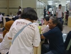 Pemred Mitrapol Dadang Rachmat Ikut Donor Darah di Gema Waisak Pindapata Nasional 2026