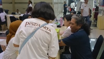 Pemred Mitrapol Dadang Rachmat Ikut Donor Darah di Gema Waisak Pindapata Nasional 2026
