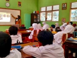 Wakil Ketua Komisi X DPR Dorong Seluruh Guru Penuhi Kriteria Diangkat Jadi PNS
